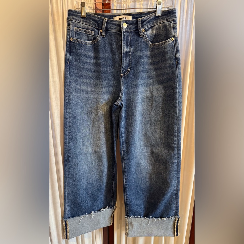 Mica Dark Wash High Rise, Wide leg, Cuffed, Jeans Size 29.